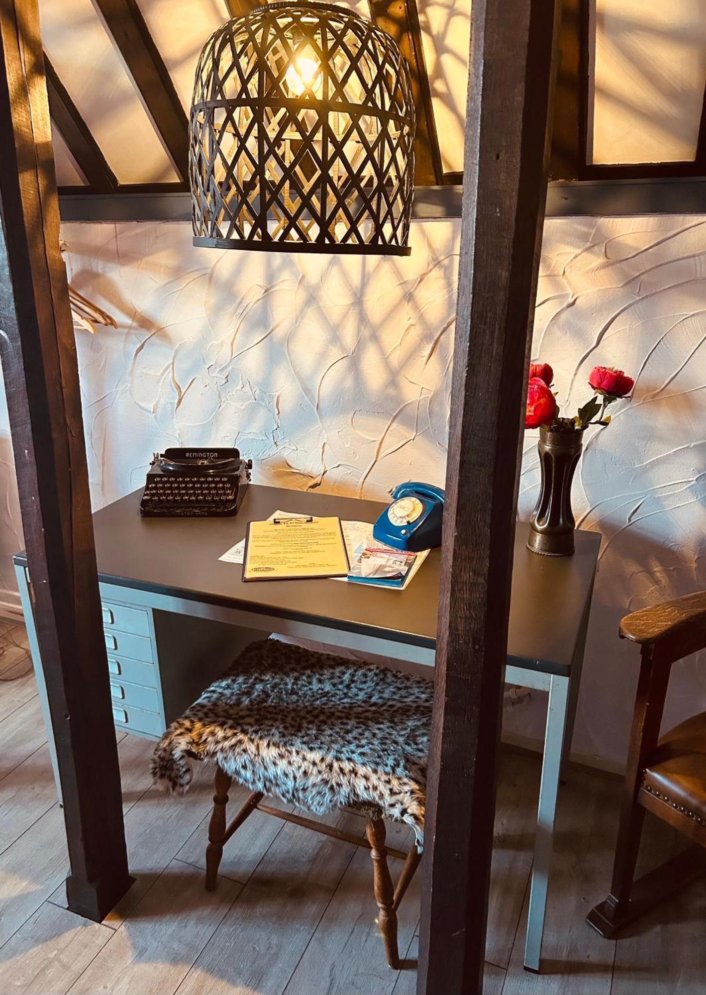 Slapen Bij Cafe De Concurrent Hotel *